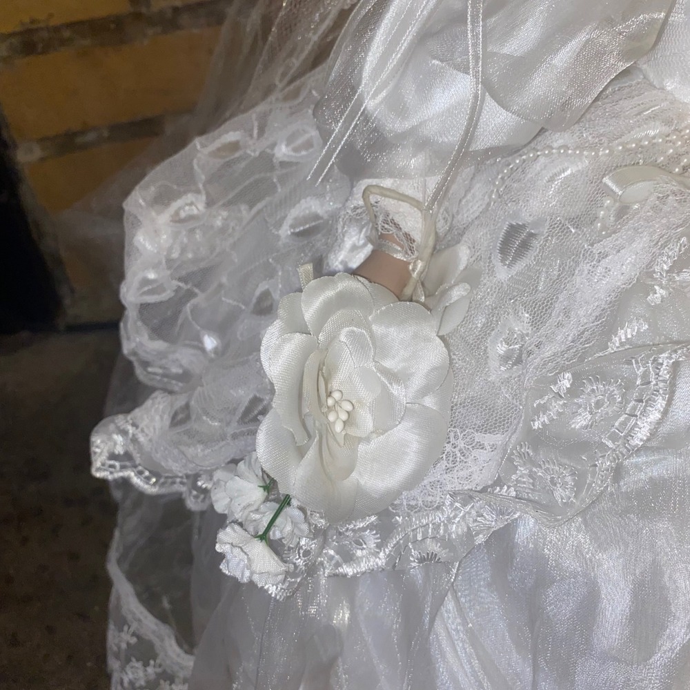 J Misa Collection Bride Doll Porcelain Bisque Wedding Dress Bridal Veil Occasion - Picture 3 of 7